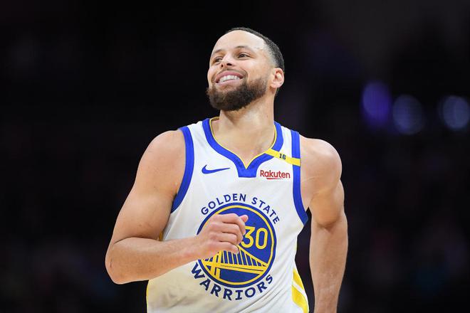 超快船飙升至第六！勇士大胜横扫黄蜂：库里砍21+10，巴特勒复出贡献13分