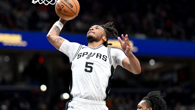 马刺新星卡斯尔荣膺NBA年度最佳新秀！队史第四人，连续两年霸榜