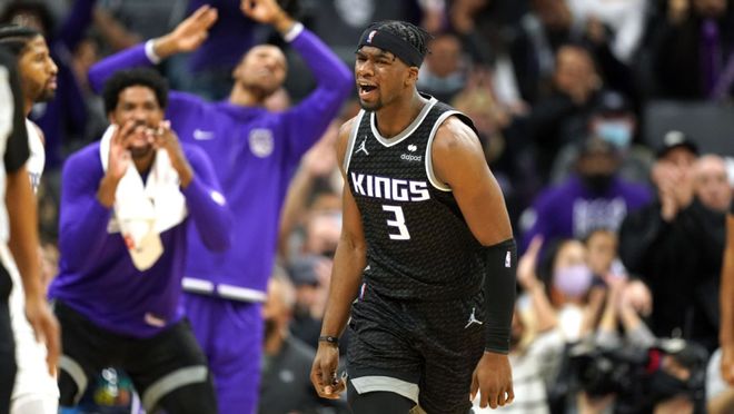 国王计划裁掉戴维斯！释放名额+提升薪资灵活性：目标库明加或威少